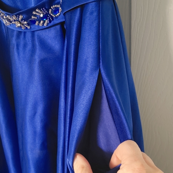 Royal Blue lace up back A-line sleeveless gown prom dress with pockets size 2 - Picture 3 of 5